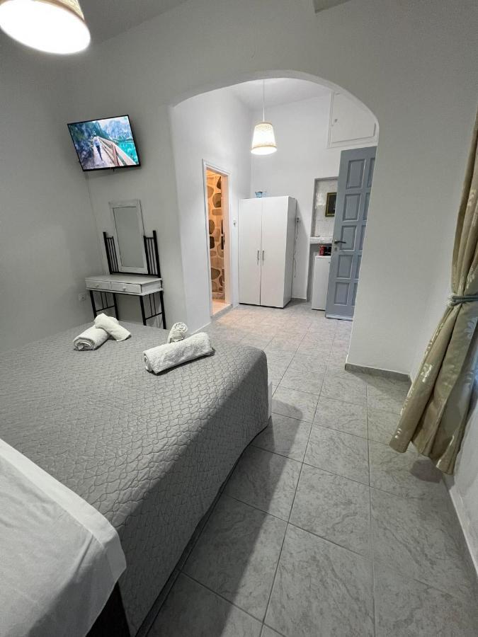 Zolfo Antico Beach Apartment Perissa Exterior photo